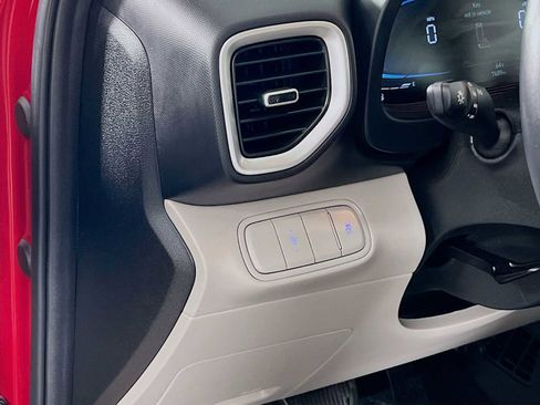 Certified 2024 Hyundai Venue SEL FWD image 10