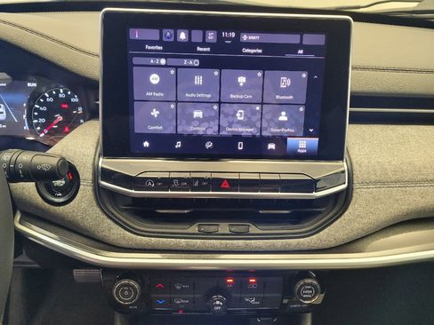 Used 2024 Jeep Compass Latitude image 25