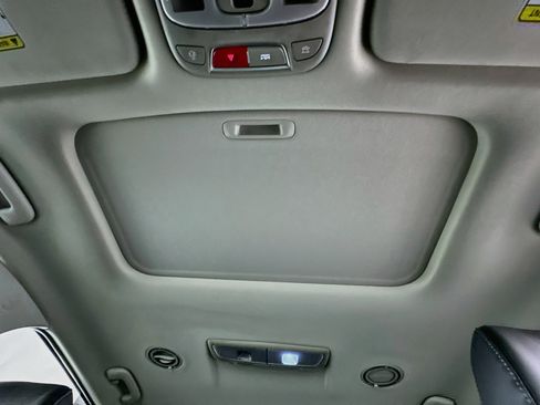 Used 2025 Kia Telluride S AWD/4WD image 26