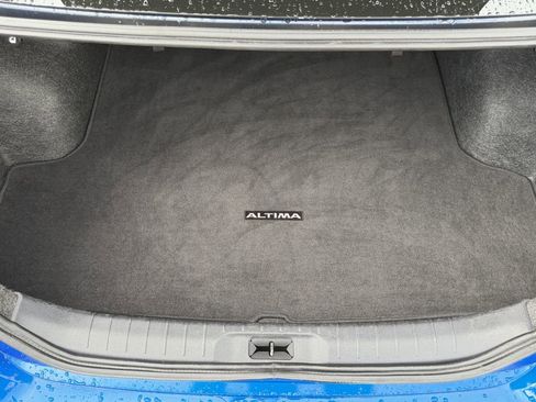 Used 2025 Nissan Altima 2.5 SV FWD image 29