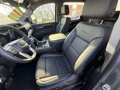 Used 2024 GMC Sierra 2500 Denali w/ Max Trailering Package image 18