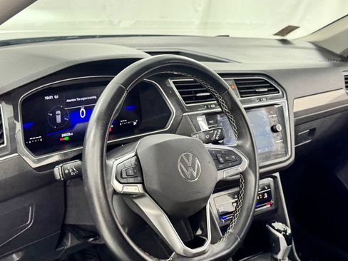 Used 2024 Volkswagen Tiguan SE AWD/4WD image 36