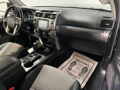 Used 2017 Toyota 4Runner SR5 image 7