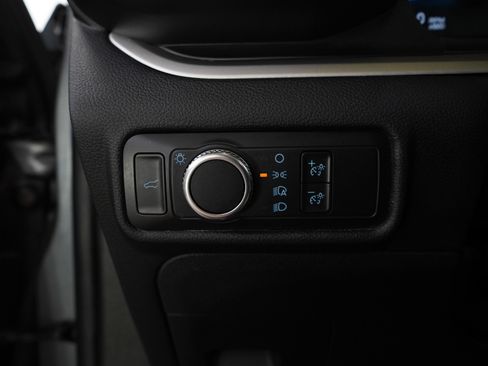 Used 2021 Ford Explorer XLT image 24