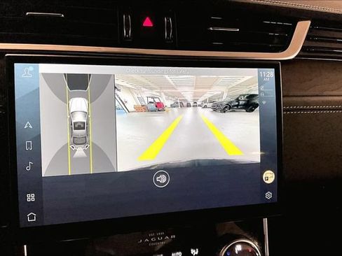 Certified 2022 Jaguar XF R-Dynamic SE AWD/4WD image 23