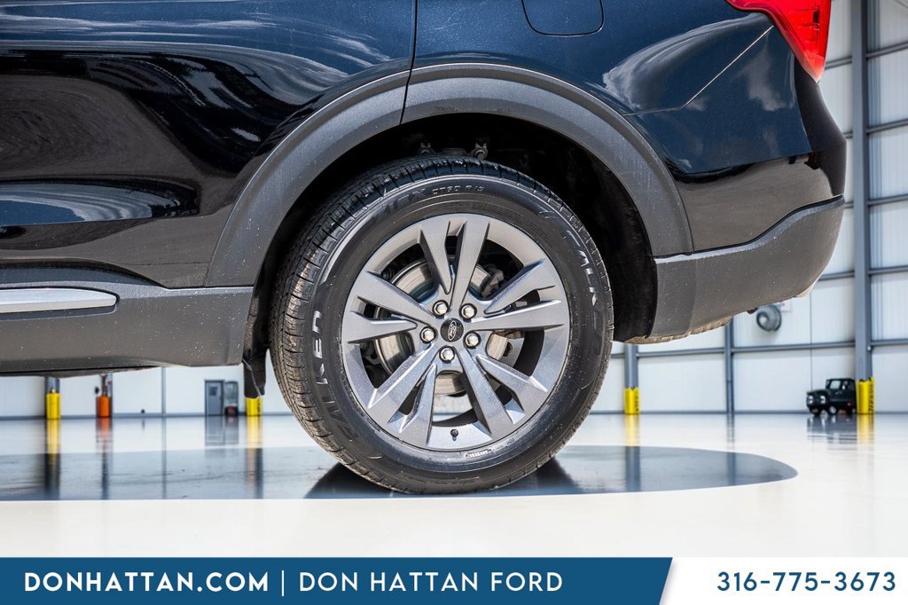 Used 2023 Ford Explorer XLT w/ Equipment Group 202A AWD/4WD image 35