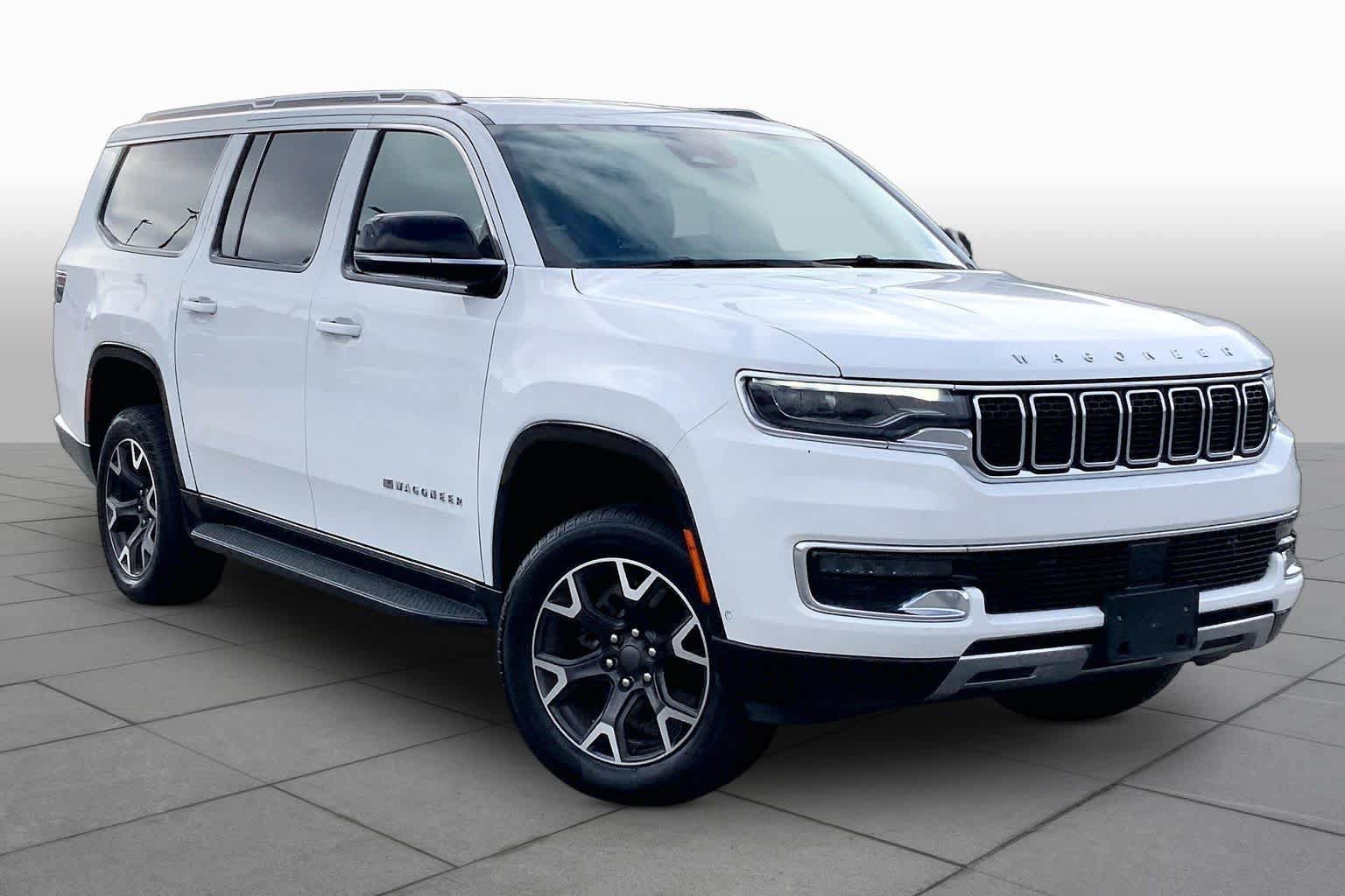 Used 2024 Jeep Wagoneer L Series III w/ Flexible Seating Group AWD/4WD image 3