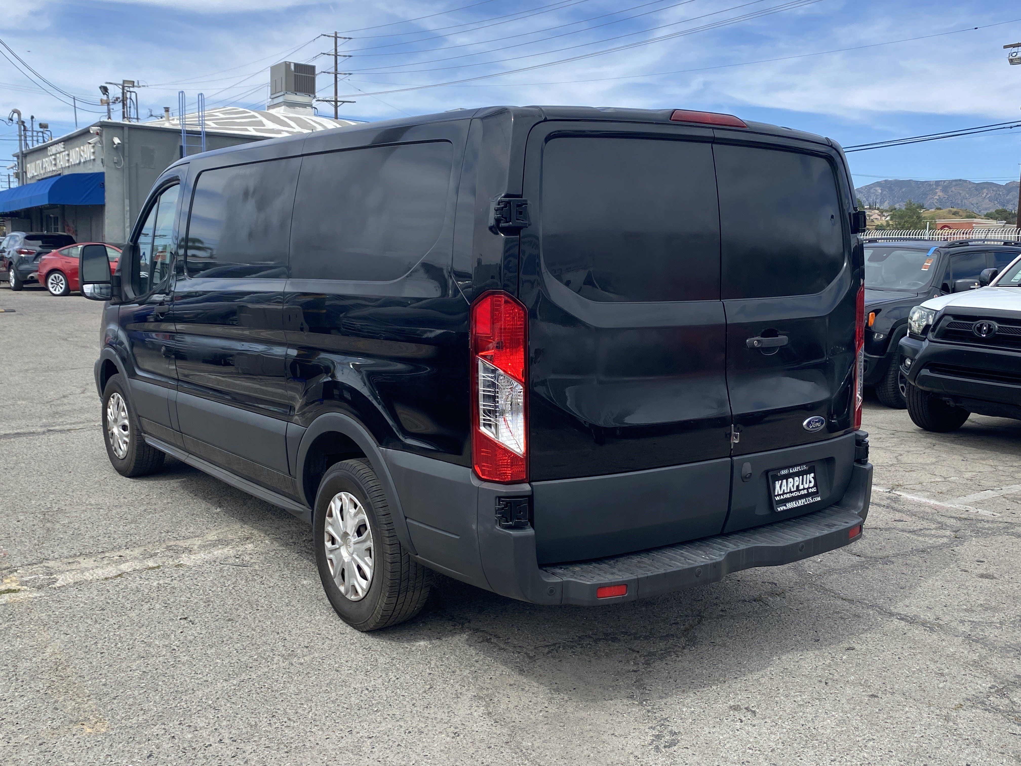 Used 2018 Ford Transit 150 130 Low Roof w/ Exterior Upgrade Package RWD image 11