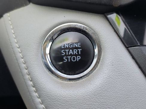 Used 2017 Toyota RAV4 XLE FWD image 23