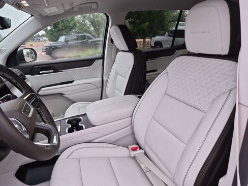 New 2026 GMC Acadia Denali w/ Super Cruise Package FWD image 19