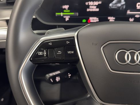 Used 2022 Audi e-tron Premium Plus w/ Premium Plus Package image 21