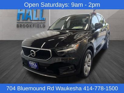Used 2022 Volvo XC40 T5 Momentum