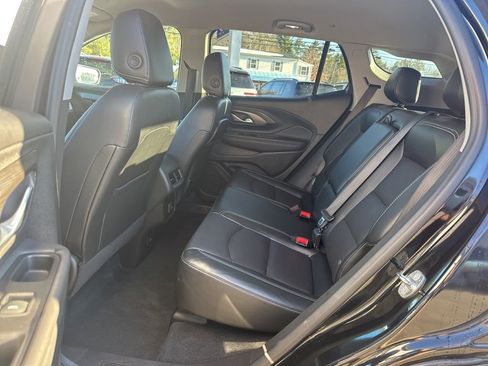 Used 2023 GMC Terrain SLT image 29