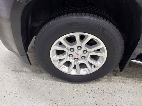 Used 2020 GMC Yukon XL SLT image 8