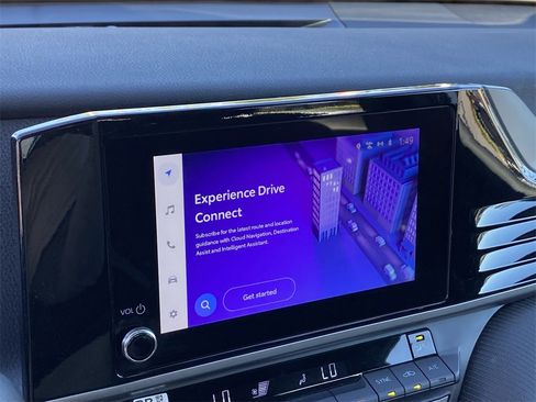 Used 2025 Toyota Camry SE image 8