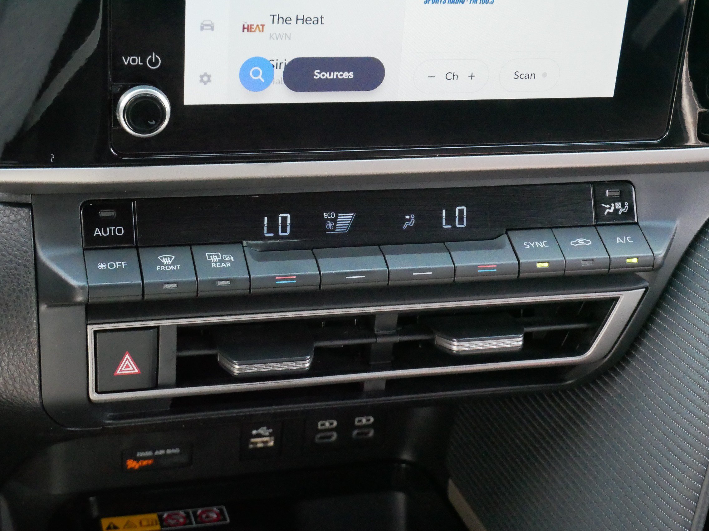 Certified 2025 Toyota Camry SE FWD image 23