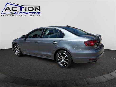 Used 2018 Volkswagen Jetta SE image 6