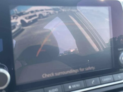 Used 2025 Nissan Altima 2.5 SV FWD image 27