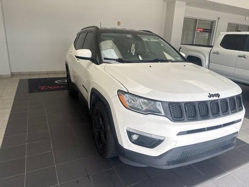 Used 2021 Jeep Compass Latitude FWD image 4