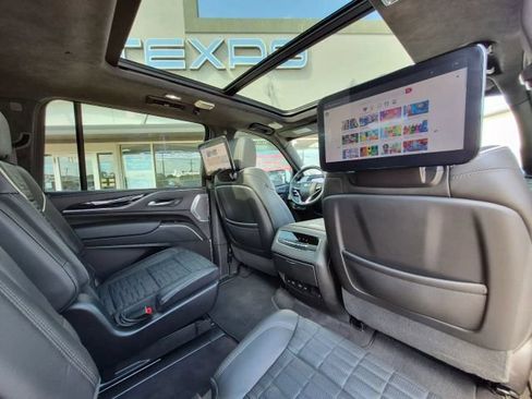 Used 2023 Cadillac Escalade ESV V AWD/4WD image 20