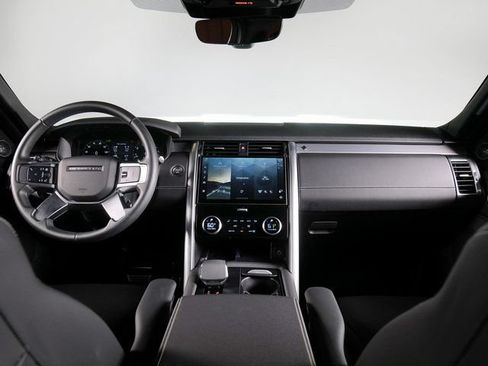 Certified 2025 Land Rover Discovery Dynamic SE AWD/4WD image 4