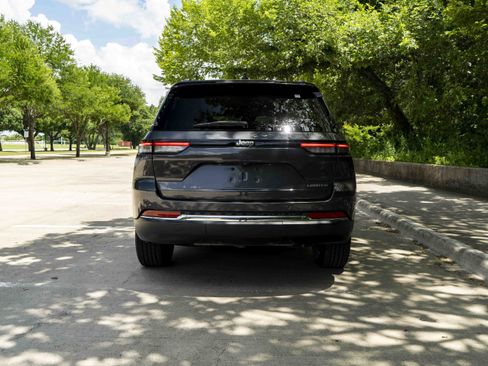 Used 2022 Jeep Grand Cherokee Limited RWD image 8
