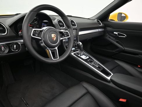 Certified 2023 Porsche 718 Boxster RWD image 4
