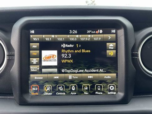 Used 2022 Jeep Wrangler Unlimited Sahara w/ Cold Weather Group image 27