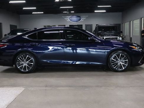 Used 2025 Lexus ES 350 w/ Premium Package image 6