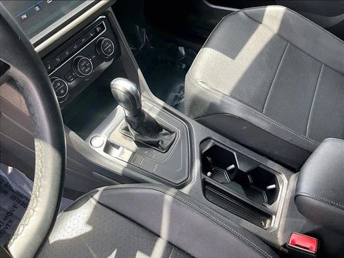 Used 2020 Volkswagen Tiguan SE w/ Panoramic Sunroof Package FWD image 15