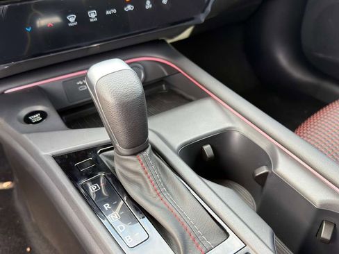 New 2026 Nissan Sentra SR FWD image 17