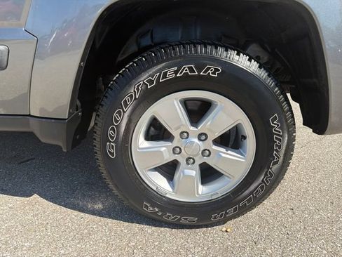 Used 2012 Jeep Liberty Sport w/ Popular Equipment Group AWD/4WD image 33