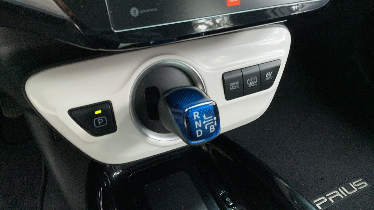 Used 2019 Toyota Prius Prime Advanced FWD image 15