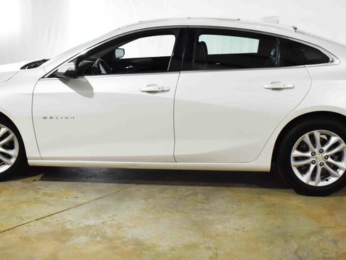 Used 2016 Chevrolet Malibu Hybrid w/ Leather Package image 6