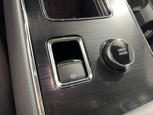 Used 2025 Lincoln Aviator AWD image 36