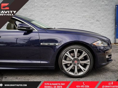 Used 2017 Jaguar XJ R-Sport image 17