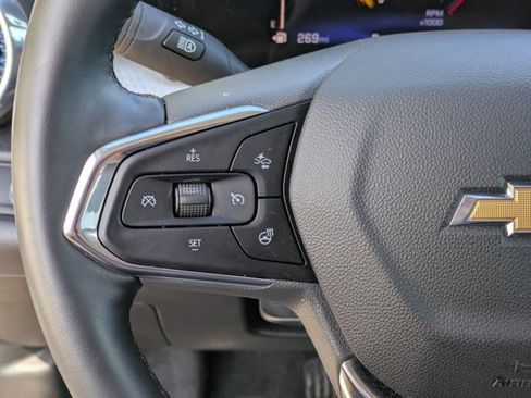 Used 2025 Chevrolet Trax LT w/ LT Convenience Package image 13