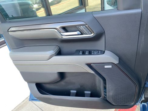 Used 2024 Chevrolet Silverado 1500 ZR2 w/ Technology Package image 30