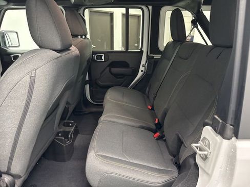 Used 2024 Jeep Wrangler Willys image 22