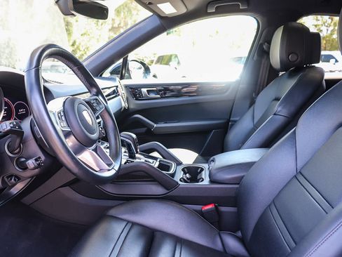 Used 2021 Porsche Cayenne Coupe AWD/4WD image 21