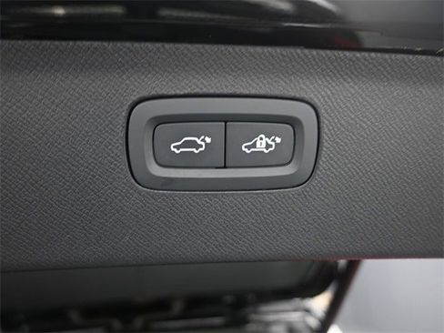 Certified 2023 Volvo XC90 T8 Ultimate w/ Protection Package Premier image 27