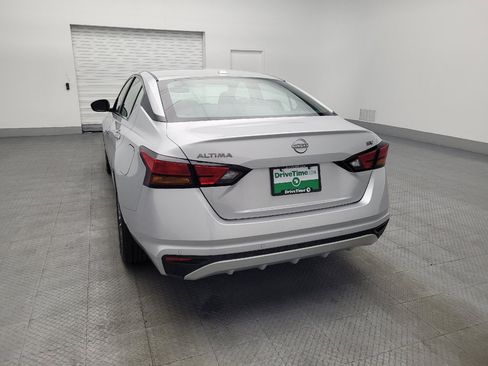 Used 2024 Nissan Altima 2.5 SV image 6