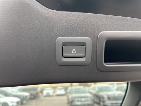 Used 2025 MAZDA MAZDA3 s image 26