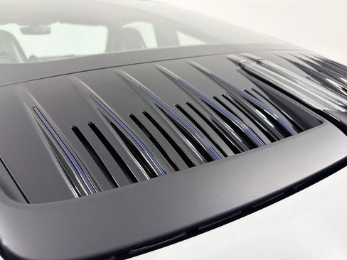 Certified 2025 Porsche 911 Carrera RWD image 39
