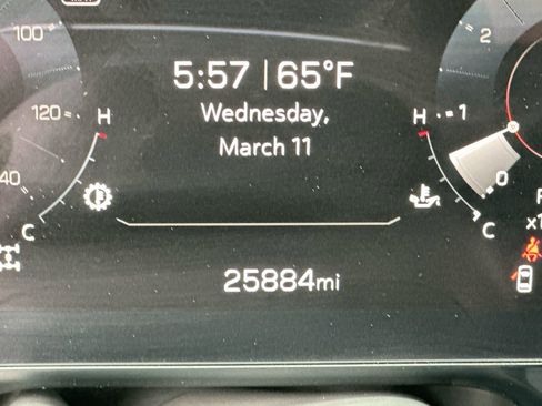 Used 2025 GMC Yukon Denali image 15