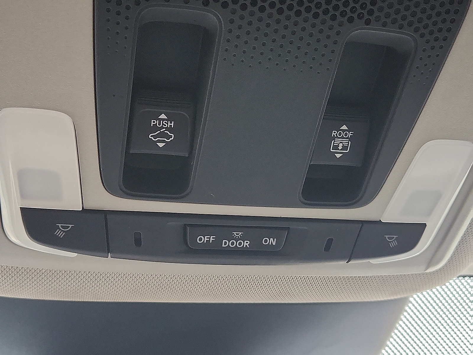 Used 2025 Honda Pilot Touring image 23