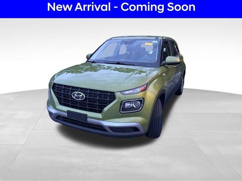 Certified 2022 Hyundai Venue SE w/ Cargo Package FWD image 2