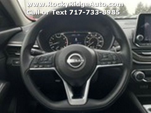 Used 2024 Nissan Altima 2.5 SV image 10