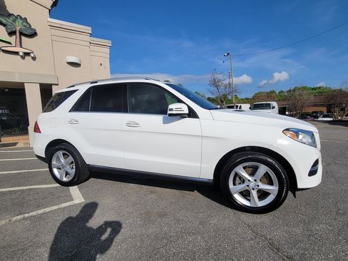 Used 2016 Mercedes-Benz GLE 350 4MATIC w/ Premium Package image 14