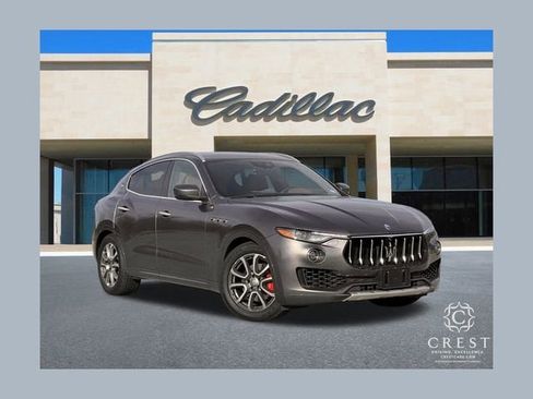 Used 2017 Maserati Levante w/ Luxury Package image 1